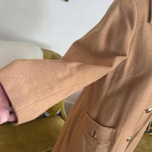 Elegant Tan Camel Hair Coat - Picture 6 of 13